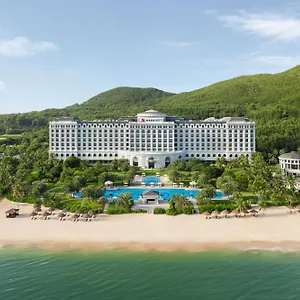 5* Resort Marriott & Spa, Hon Tre Island